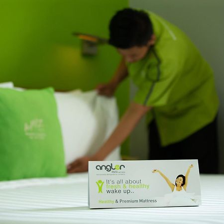 Whiz Hotel Malioboro Yogyakarta Exterior photo