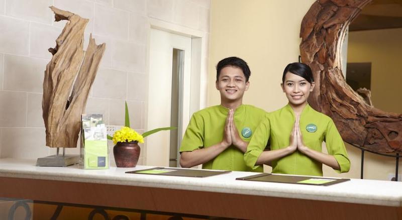 Whiz Hotel Malioboro Yogyakarta Exterior photo