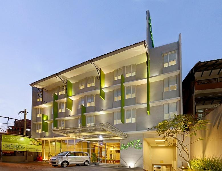 Whiz Hotel Malioboro Yogyakarta Exterior photo