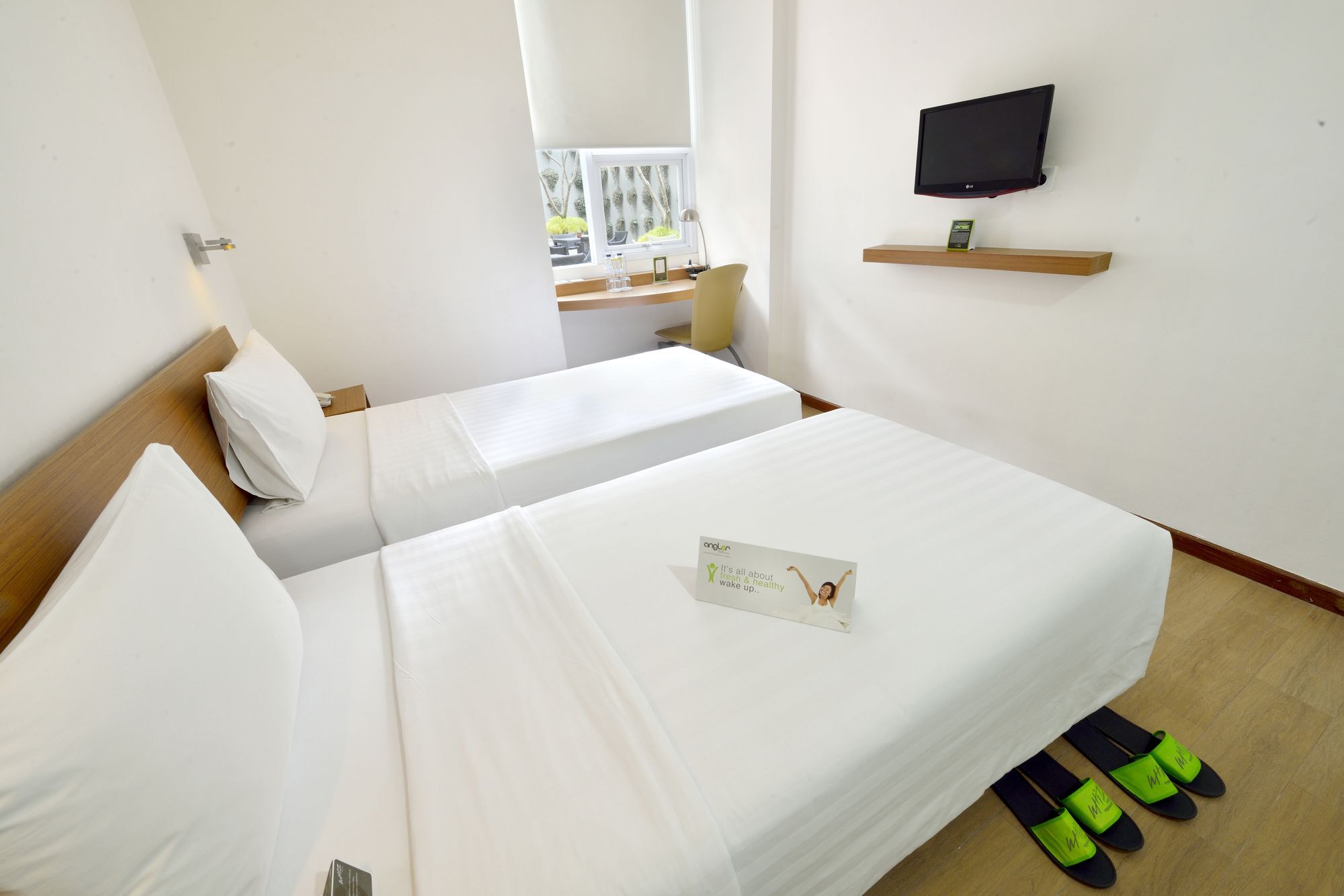 Whiz Hotel Malioboro Yogyakarta Exterior photo