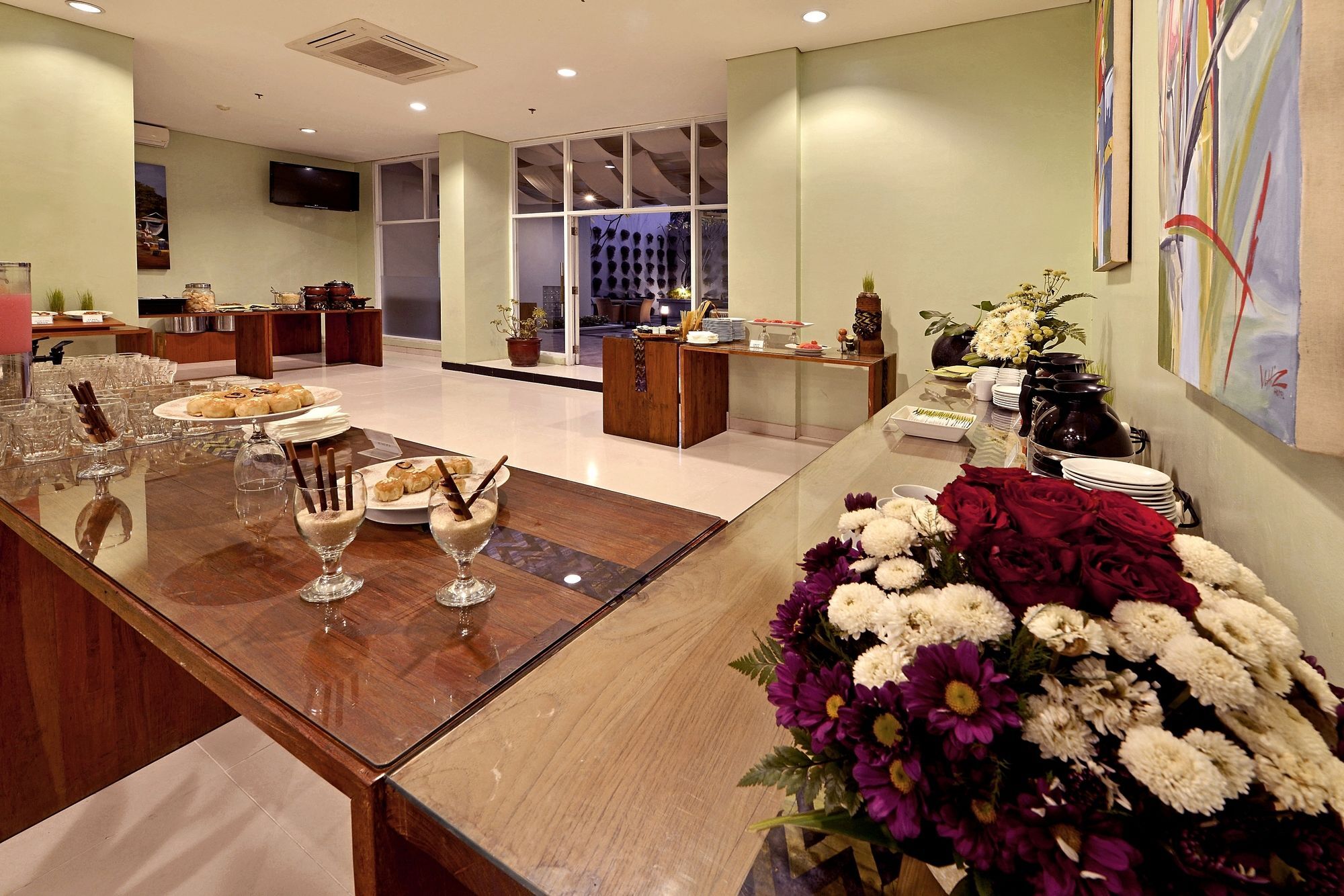 Whiz Hotel Malioboro Yogyakarta Exterior photo