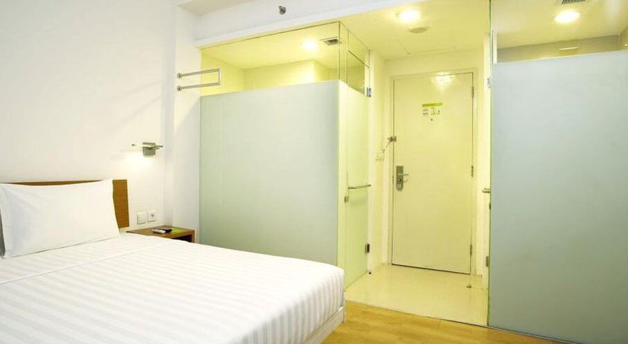 Whiz Hotel Malioboro Yogyakarta Exterior photo